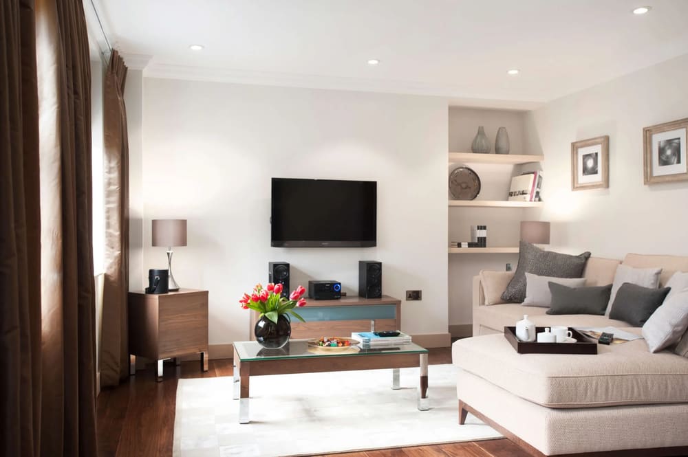 Claverley Court, Knightsbridge: Bedroom in a two-bedroom apartment, photo 1