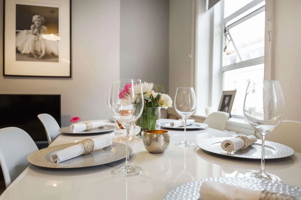 Picton Place, Mayfair: Dining table laid with glasses and flowers