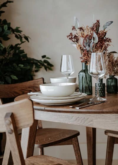 Noxley Fulham Ground Floor Apartment, Fulham: Dining table with flowers and place settings