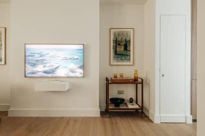 Apartment Five, Claridge House, Mayfair: Living room with seating and dining table