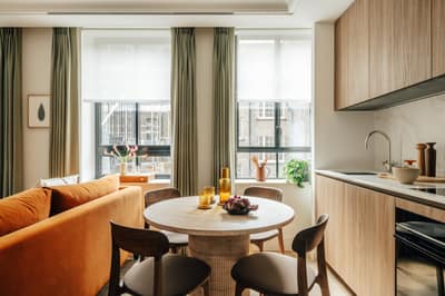 Apartment Four, Claridge House, Mayfair: Living room with seating and dining table
