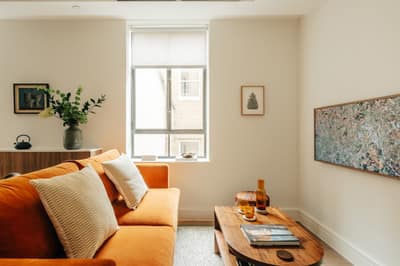 Apartment Three, Claridge House, Mayfair: Living room with seating and dining table