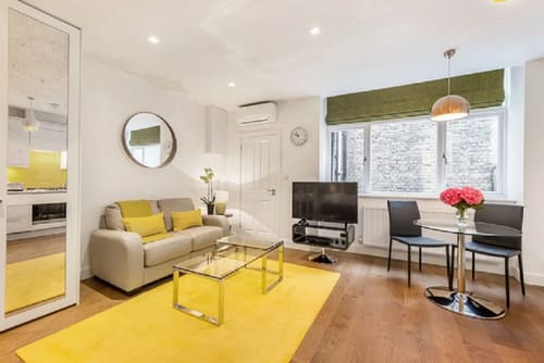 The Crawford Street Apartments, Marylebone: Living room in a one-bedroom apartment, photo 9