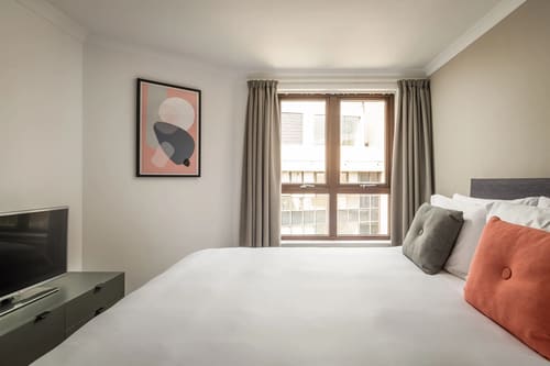 The Monarch Apartments, Kensington: Bedroom, photo 3