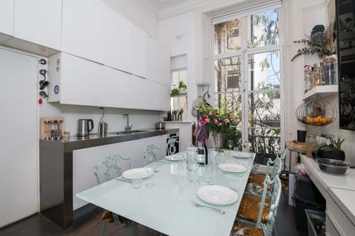 Queen’s Gardens 3 bedroom Apartment, Paddington: Kitchen, photo 8