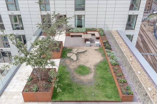 Tower Hill Apartments, East London: Terrace, photo 6