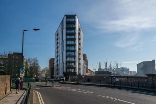 Sutherland Street 2 Bedroom Apartment, Pimlico: Building exterior, photo 7