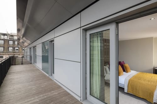 Waterloo Apartments, Waterloo: Balcony along a modern building