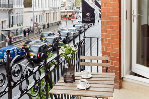 Cheval Harrington Court, Kensington: Terrace, photo 8