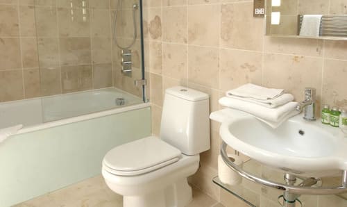 Prince of Wales Apartments, Kensington: Bathroom, photo 7