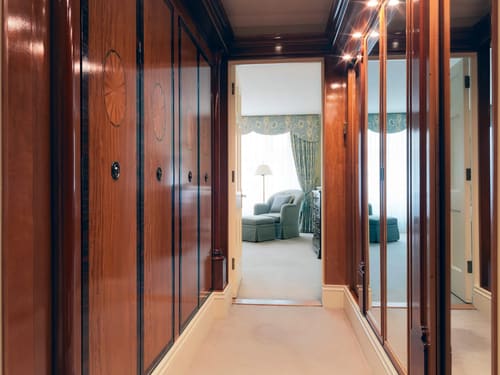 Cheval Hyde Park Gate, Kensington: Bedroom in a three-bedroom apartment, photo 8