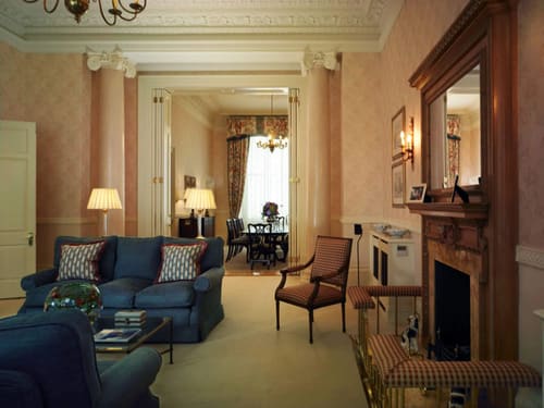 Cheval Hyde Park Gate, Kensington: Dining area in a three-bedroom apartment, photo 6