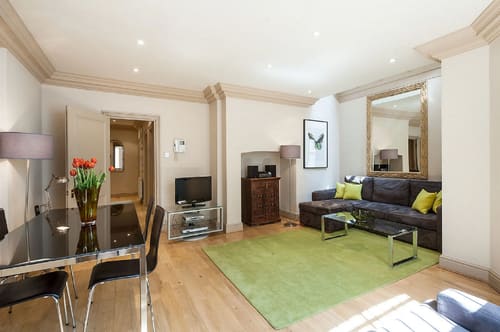 Draycott Place Apartments, Chelsea: Living room in a one-bedroom apartment, photo 8
