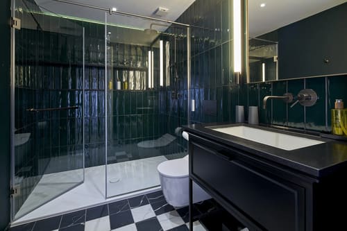 Lexham Gardens, Kensington: Bedroom in a one-bedroom apartment, photo 7