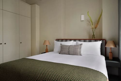 The Harley Street Apartments, Marylebone: Living room, photo 5