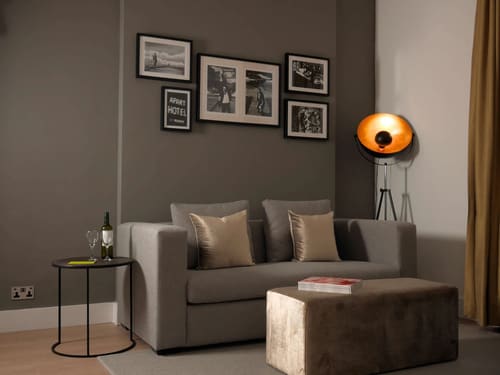 Nevern Place Apartments, Earl's Court: Bedroom in a one-bedroom apartment, photo 3
