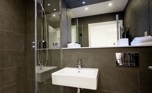 The Commercial Street Apartments, Shoreditch: Bedroom in a one-bedroom apartment, photo 3