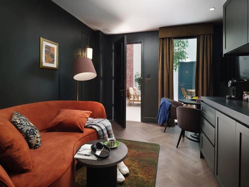 The Other House Apartments, Kensington: Garden, photo 5