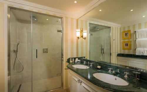 Cheval Thorney Court, Kensington: Master bedroom, photo 3