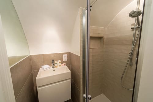 The Wyndham Street Apartments, Marylebone: Shower room, photo 8