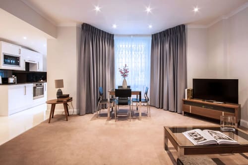Manson Place, Kensington: Bedroom in a one-bedroom apartment, photo 9