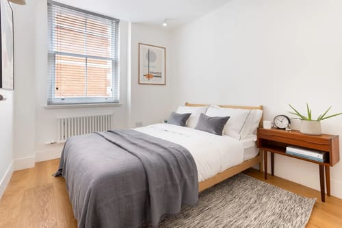 Blandford Street Apartments, Marylebone: Bedroom in a three-bedroom apartment, photo 6
