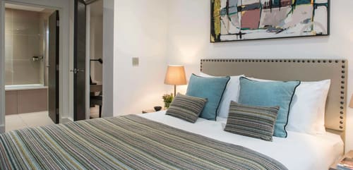 The Chancery Lane Chronicle, East London: Bedroom in a two-bedroom apartment, photo 9