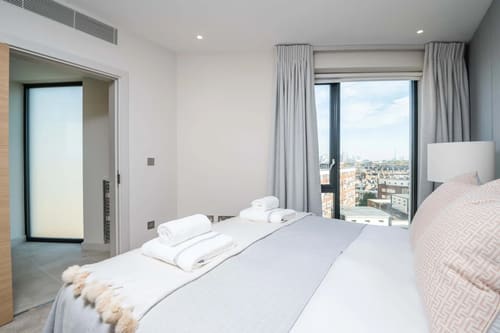 Sutherland Street 3 bedroom Apartment, Pimlico: Bedroom, photo 9