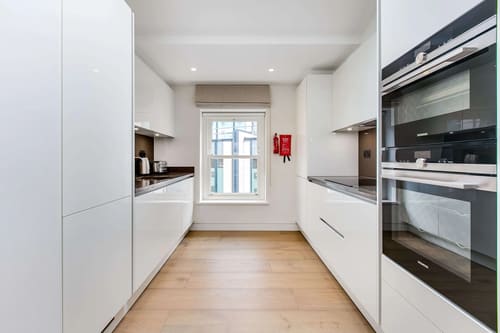 Marylebone Lane Residences, Marylebone: Bedroom in a three-bedroom apartment, photo 3