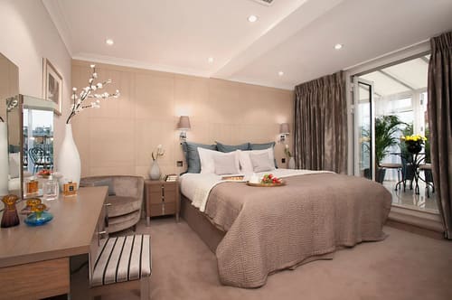 Claverley Court, Knightsbridge: Master bedroom, photo 7