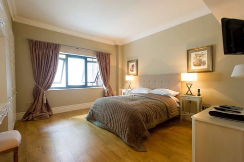 Hertford Street Residences, Mayfair: Double bedroom with draped window