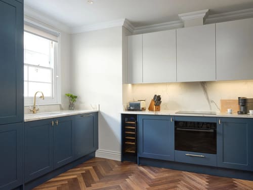 Gilbert Street, W1K, Mayfair: Kitchen, photo 3