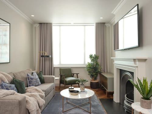 Gilbert Street, W1K, Mayfair: Living room, photo 8