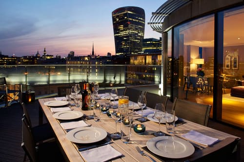 Three Quays, East London: Penthouse, photo 2