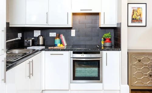 St Martin’s Court, Covent Garden: Bedroom in a one-bedroom apartment, photo 8