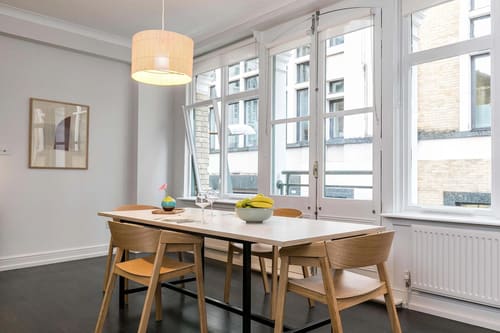 The Fenchurch Street Apartments, East London: Dining area, photo 4