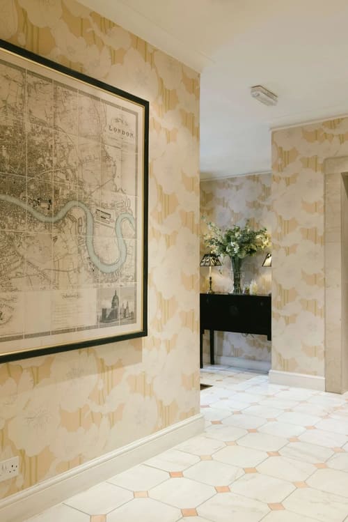 The Little Venice Apartments, Little Venice: Hallway with framed map of the Thames