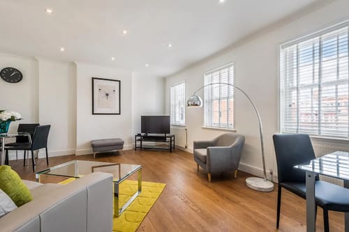 Sloane Avenue Apartments, Chelsea: Living room, photo 4