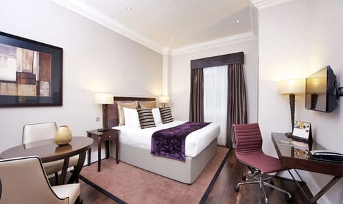 Queens Gate Gardens, Kensington: Bedroom, photo 9