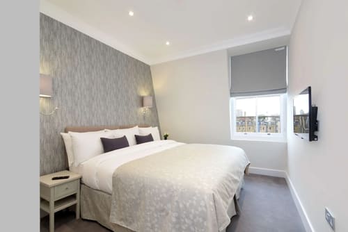 Hertford Street, Mayfair: Bedroom, photo 6