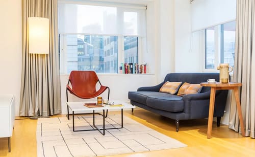 America Square, East London: Bedroom in a one-bedroom apartment, photo 6