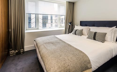America Square, East London: Bedroom in a two-bedroom apartment, photo 7