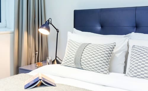 America Square, East London: Bedroom in a two-bedroom apartment, photo 5