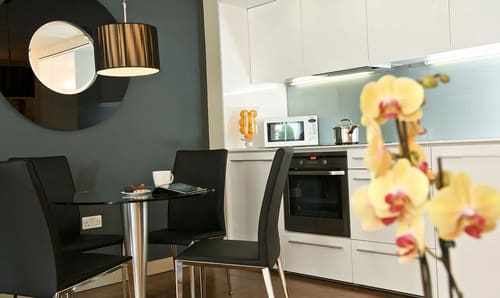 The Bishopsgate Apartments, East London: Bedroom in a one-bedroom apartment, photo 9
