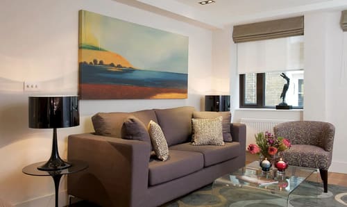 Lovat Lane, East London: Bedroom in a one-bedroom apartment, photo 9