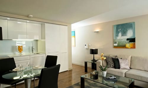 The Bishopsgate Apartments, East London: Bedroom in a one-bedroom apartment, photo 8