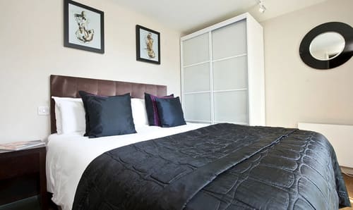 The Bishopsgate Apartments, East London: Bedroom in a two-bedroom apartment, photo 7