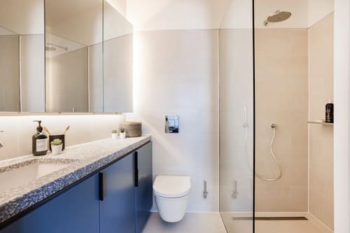 Ewer Street Apartments, Waterloo: Shower room with terrazzo vanity