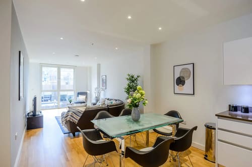 Howick Place, Pimlico: Bedroom in a three-bedroom apartment, photo 2