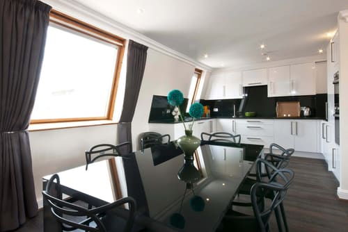 Manson Place, Kensington: Dining area, photo 3